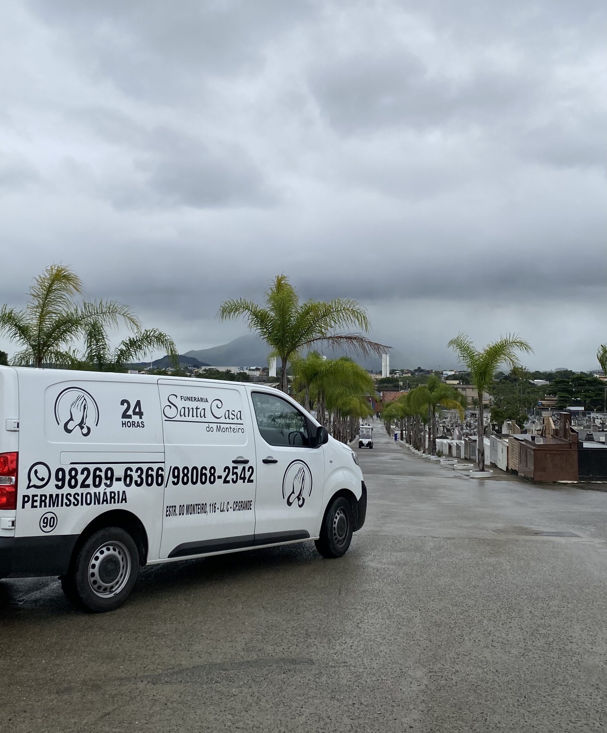 Um veículo da frota de Assistência Funerária.